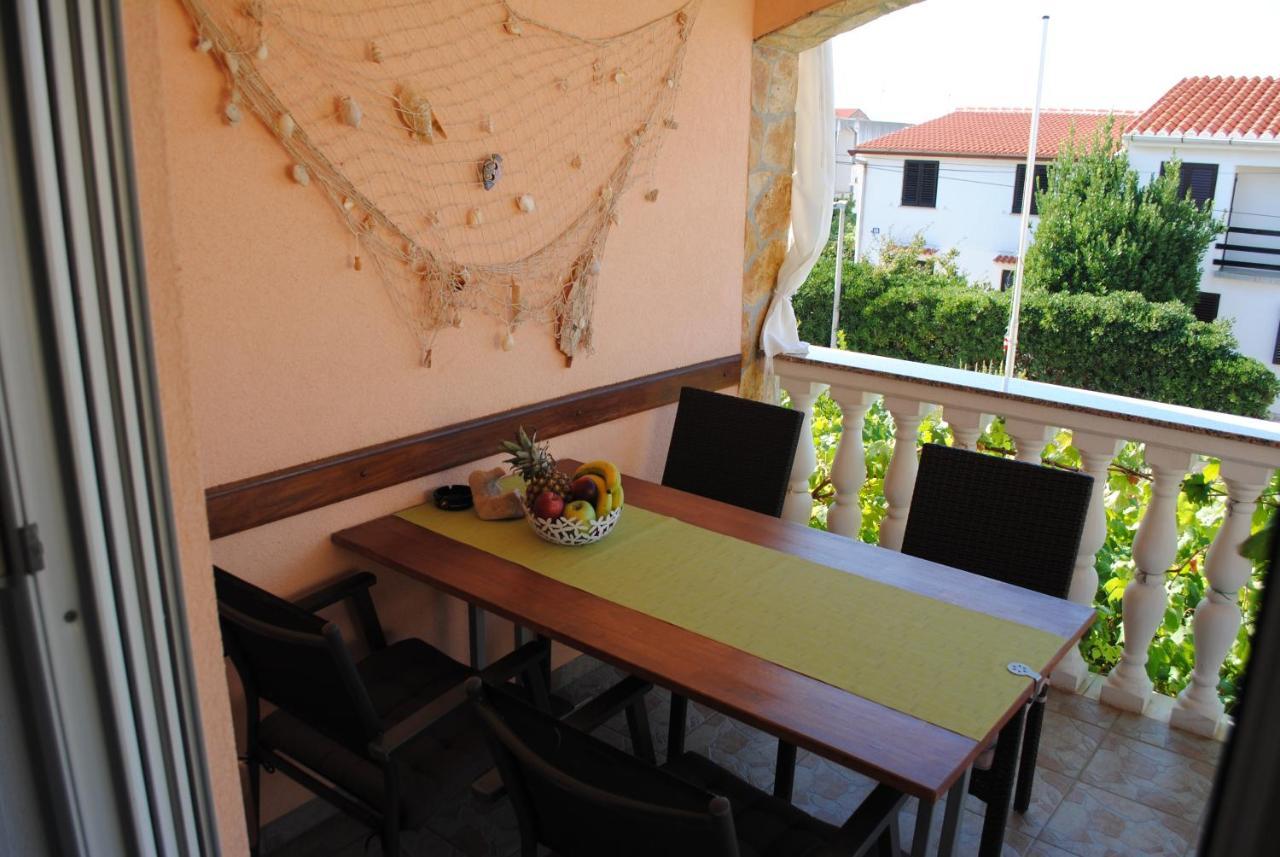 Apartments Vidolma Povljana Ngoại thất bức ảnh