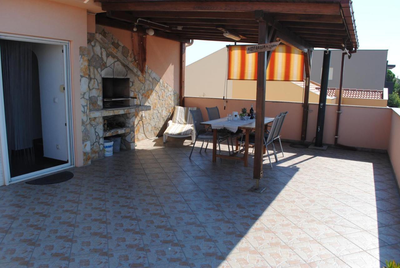 Apartments Vidolma Povljana Ngoại thất bức ảnh