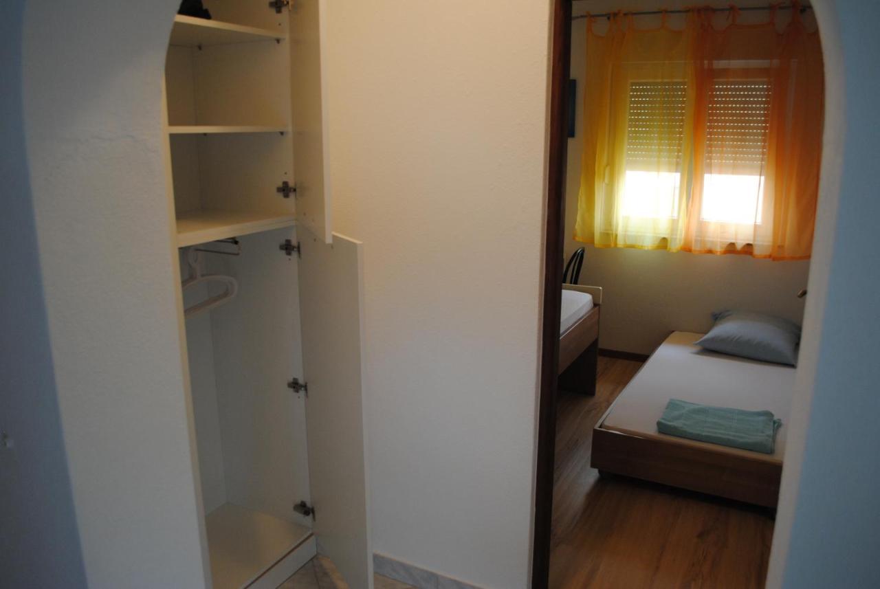 Apartments Vidolma Povljana Ngoại thất bức ảnh