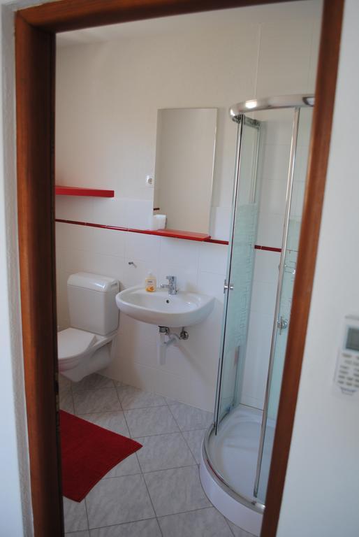 Apartments Vidolma Povljana Ngoại thất bức ảnh