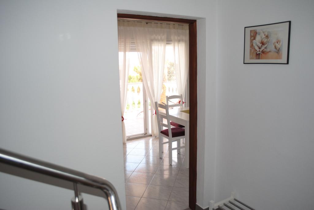 Apartments Vidolma Povljana Ngoại thất bức ảnh