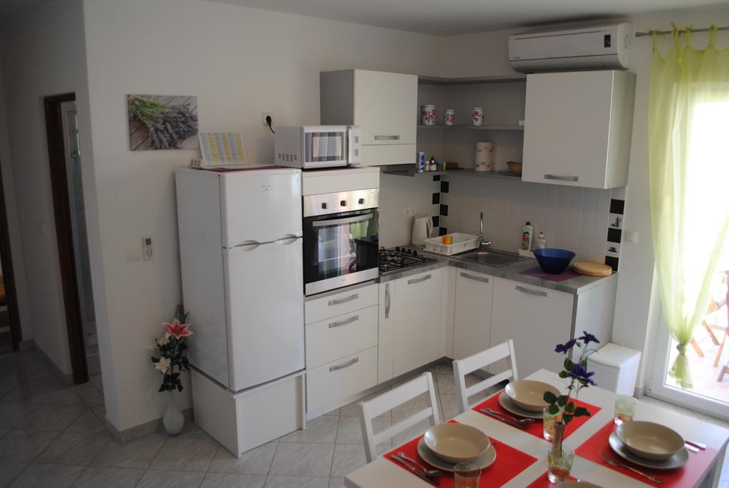 Apartments Vidolma Povljana Ngoại thất bức ảnh
