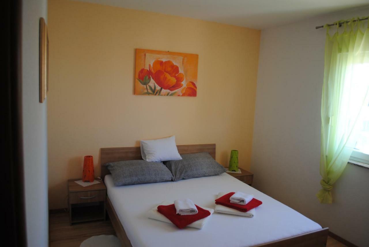Apartments Vidolma Povljana Ngoại thất bức ảnh